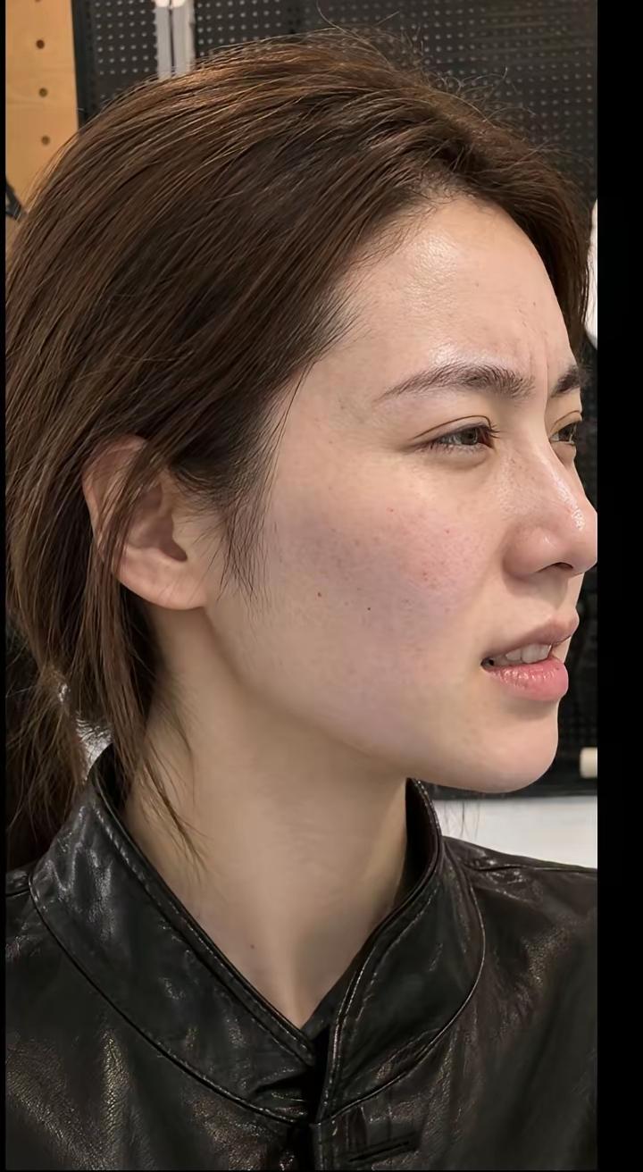 说实话，93年，34岁，纯素颜，长这个样子，看着老不老？丑不丑？[what]