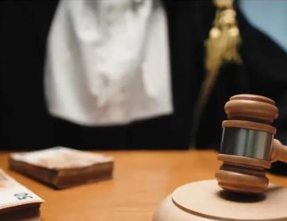 福建，一女子在生完孩子一年后，发现丈夫在直播平台上给一名女主播打赏了高达1600