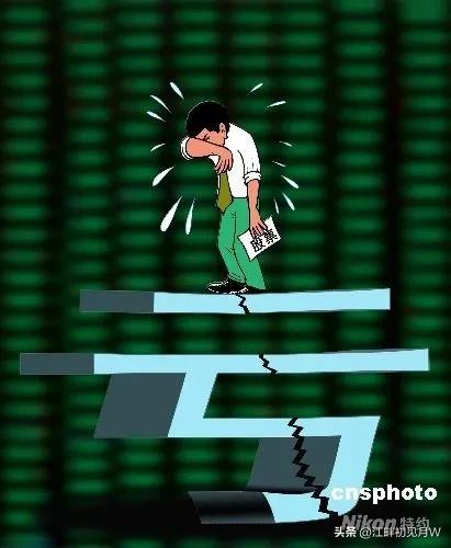 午盘简评
平开低走，跌跌不休。沪指再次跌破3700点，跌到了3660点。创指更惨