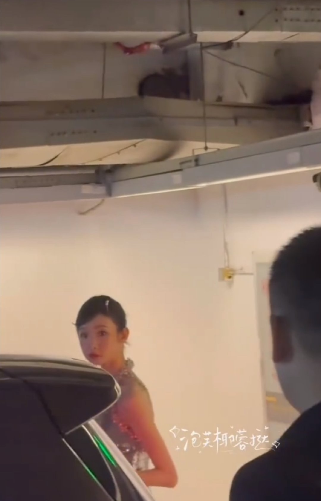 关晓彤卢昱晓张艺凡包上恩欧米茄路透关晓彤卢昱晓张艺凡包上恩上班路透 ​​​