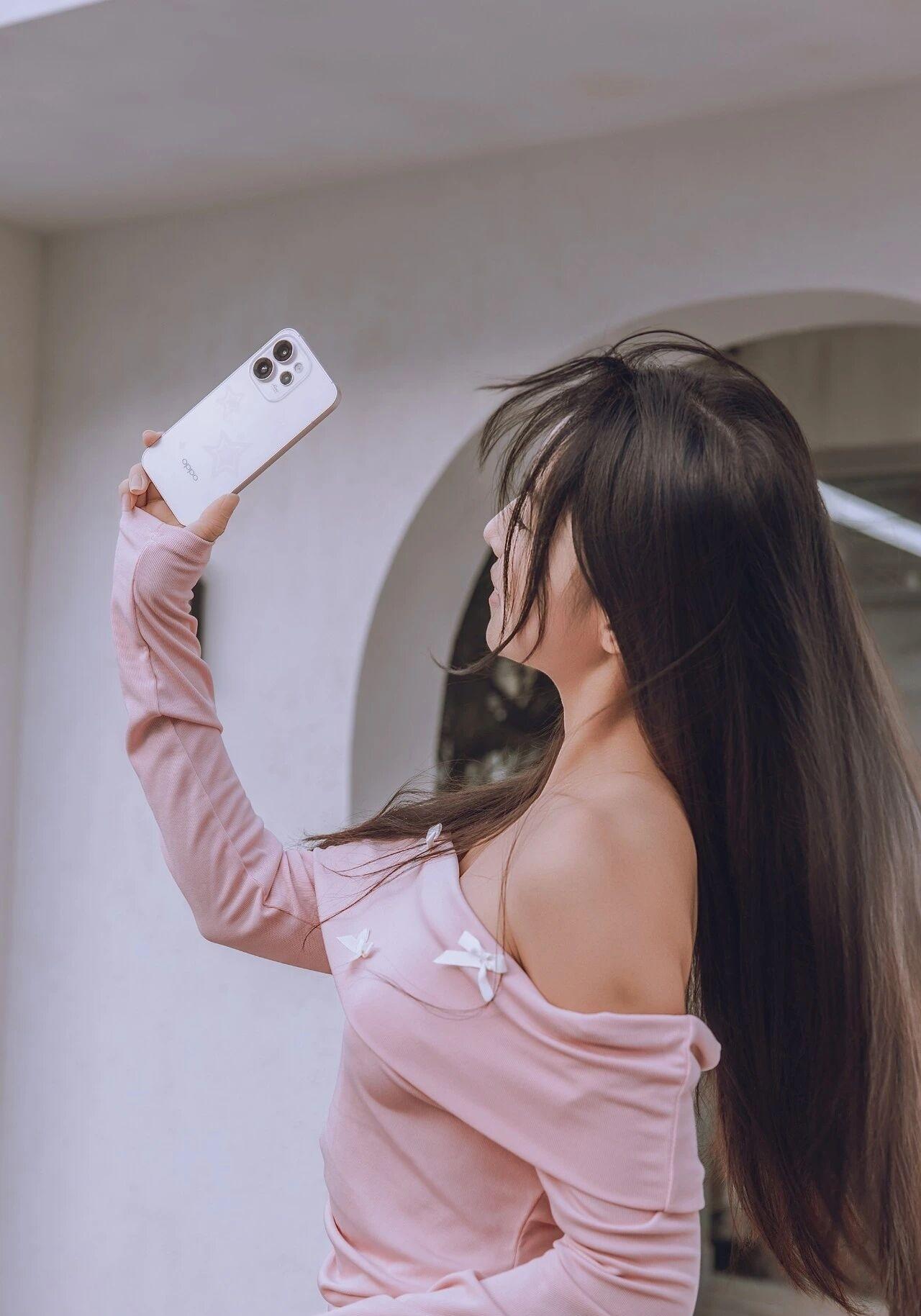 如星星般闪烁OPPO Reno15 星星粉图赏一直以来OPPO Reno系列在外