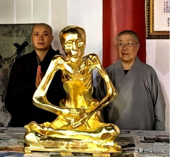 1995年，安徽85岁的尼姑仁义师太临终前告诉徒弟：“我死后不要烧，将我放入大瓮