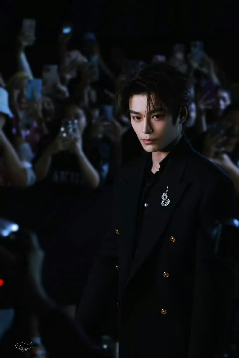 WeTV全球代言人丁禹兮我滴妈，这个下颌线，太优越了吧 ​​​