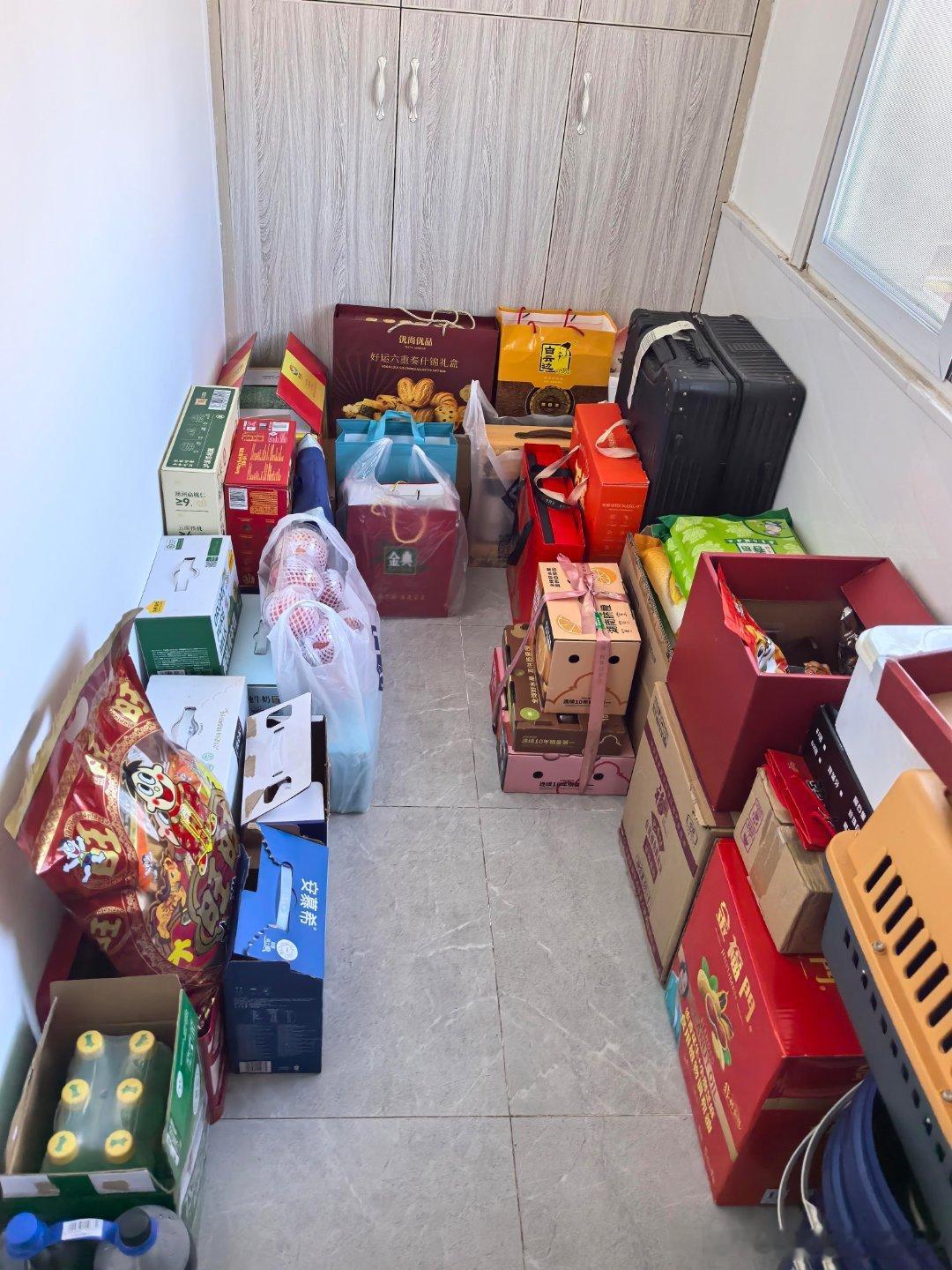 今年过年家里收礼现状吃不完，根本吃不完 北京