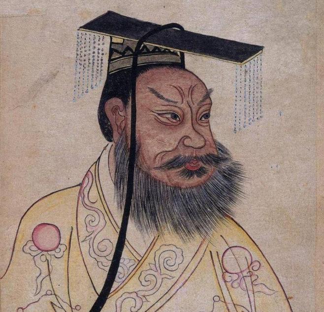 秦始皇被后人钉在暴君耻辱柱上，靠的是三宗罪：烧错一批书，垒错一堵墙，跑错一趟路。