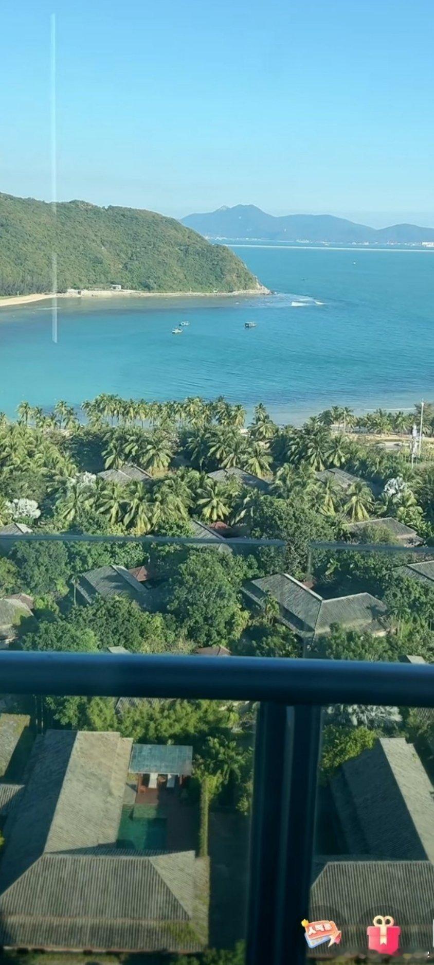 别人给的蜜糖再甜，也不如自己种的苦瓜解渴。靠山山会倒，靠人人会跑，唯有攥在手心的