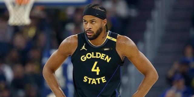 媒体报道称
勇士对在截止日前交易穆迪持非常开放的态度
主要原因是他的成长未能达到