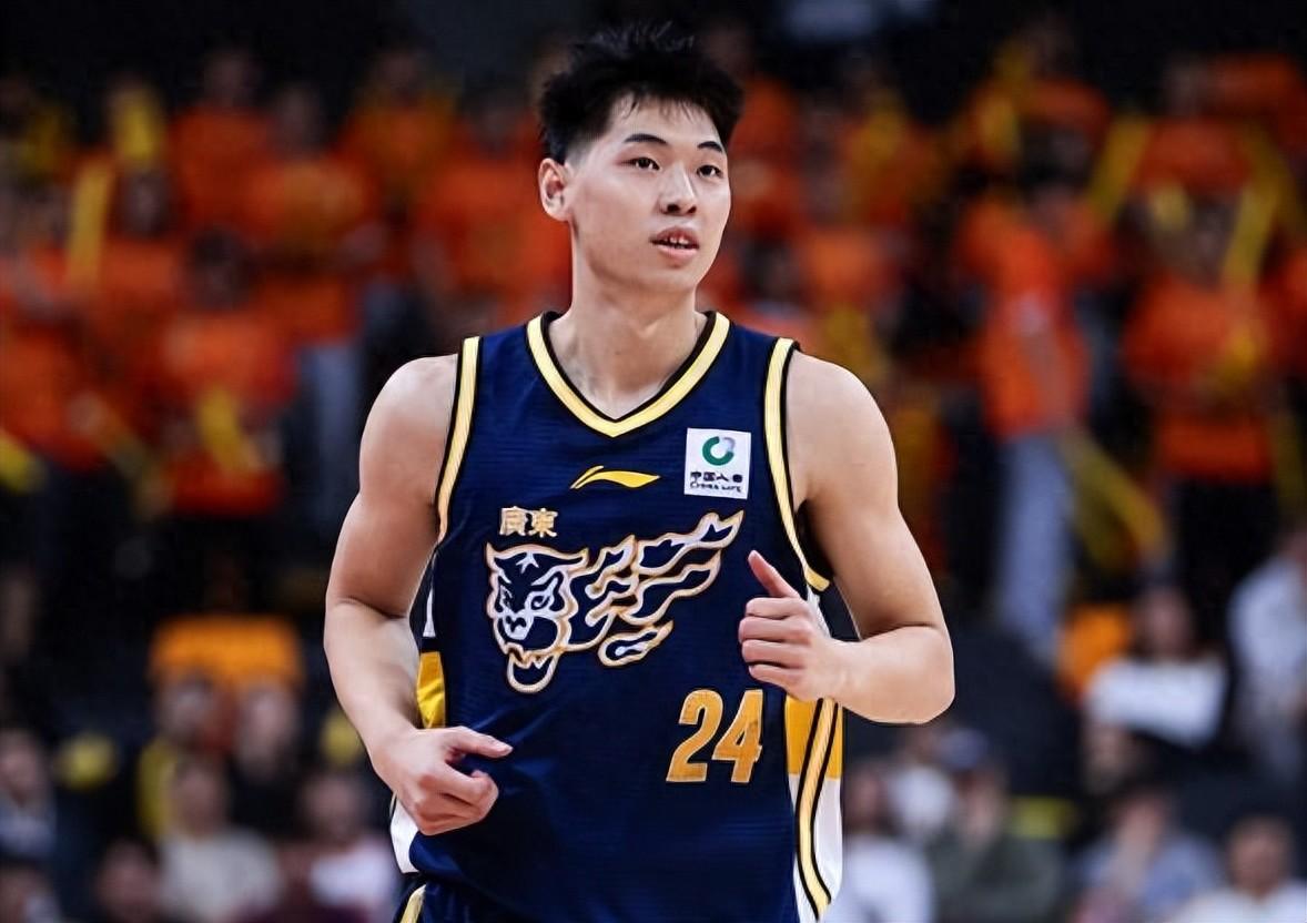 赛后听听粤媒怎么说，杜锋减压，称赞2人

开局阶段广东男篮并没有完全进入状态，新