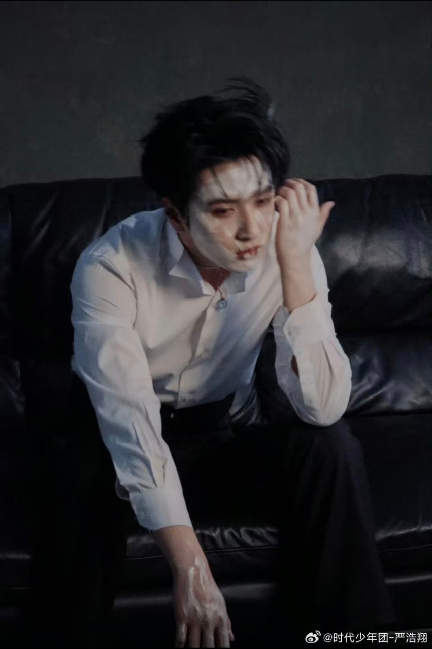 娱乐严浩翔SM2拍摄花絮严浩翔新专拍摄花絮严浩翔新专拍摄花絮，我也喜欢这个造型！