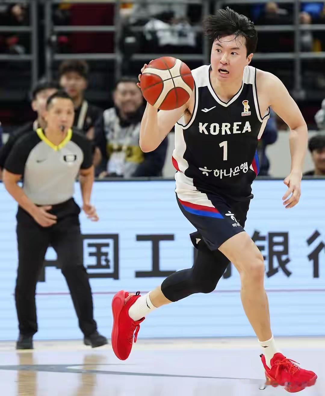 为什么韩国男篮打亚运会拼到极致？亚运金牌免兵役到底是怎么回事？

很多球迷看亚运