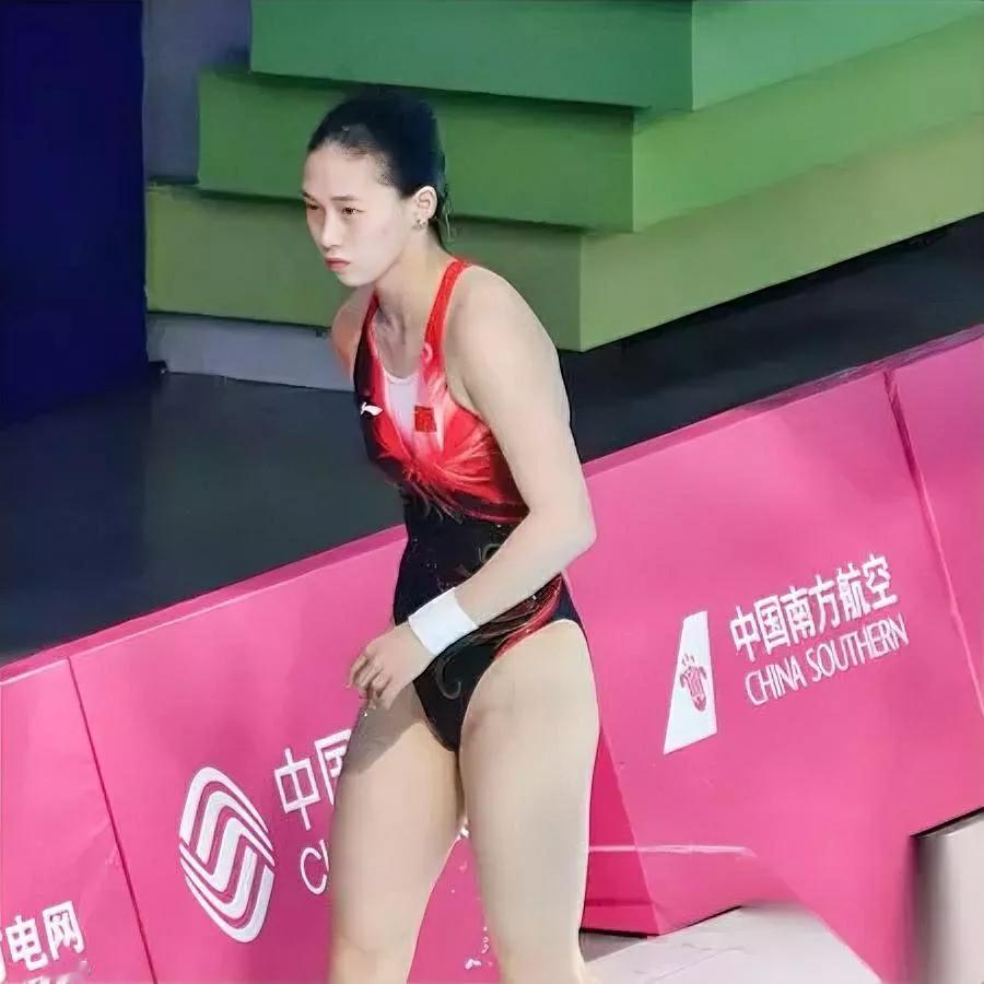 陈芋汐跳台失误上热搜！

49分竟还排第一？

看完才懂顶级选手多可怕！陈芋汐1