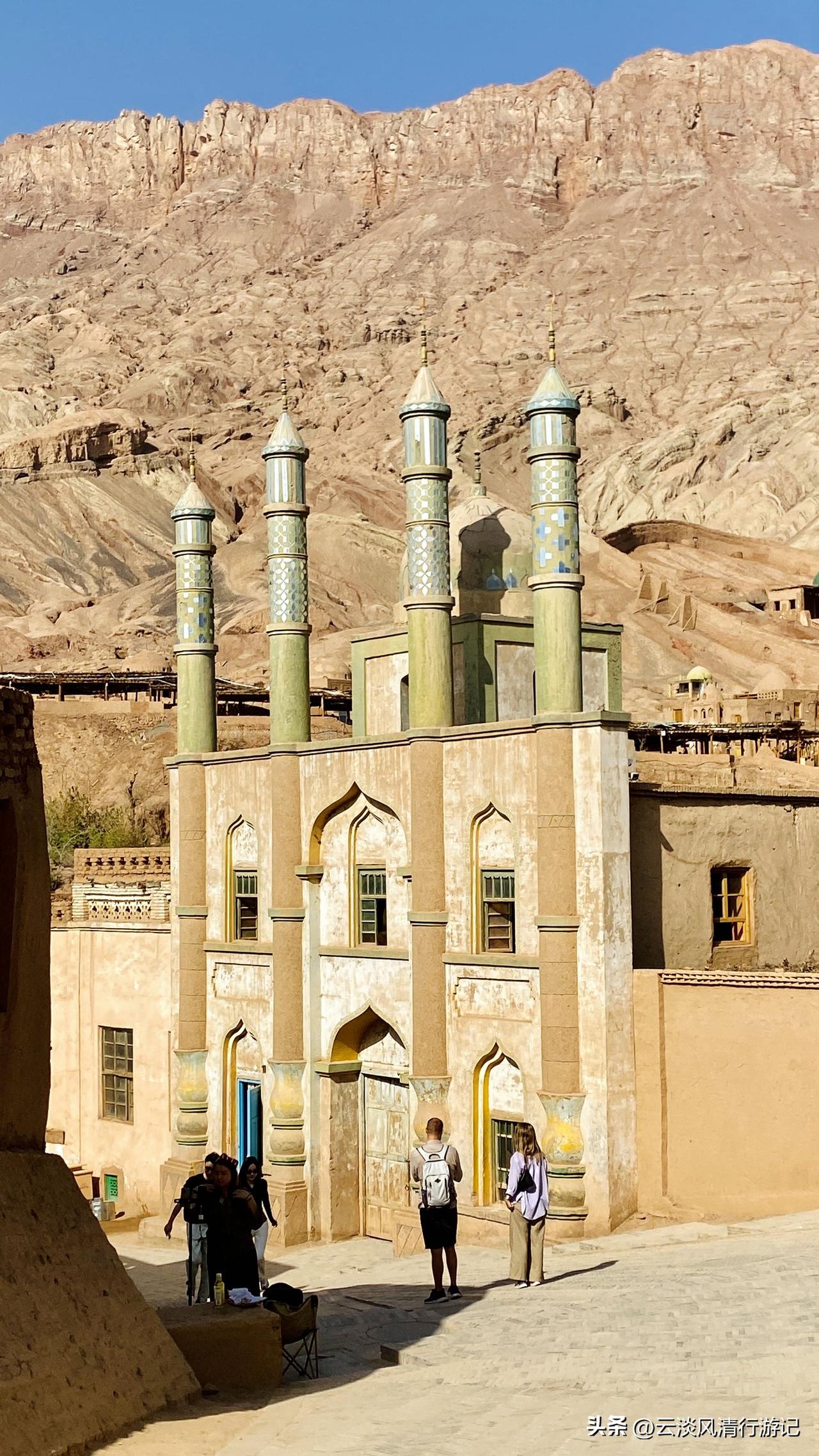 实在是孤陋寡闻了，来吐鲁番之前，只知道这里有甜到腻人的葡萄，有举世闻名的坎儿井，