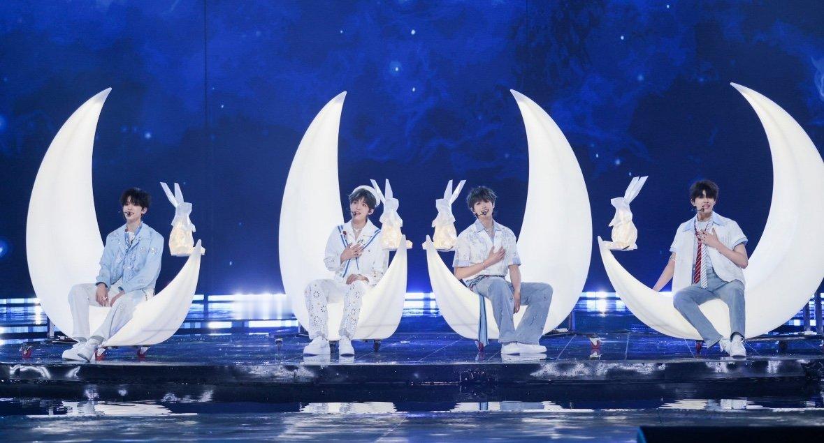 TOP像兔子小夜灯TOP登陆少年兔子小夜灯超萌的小男孩们！ ​​​
