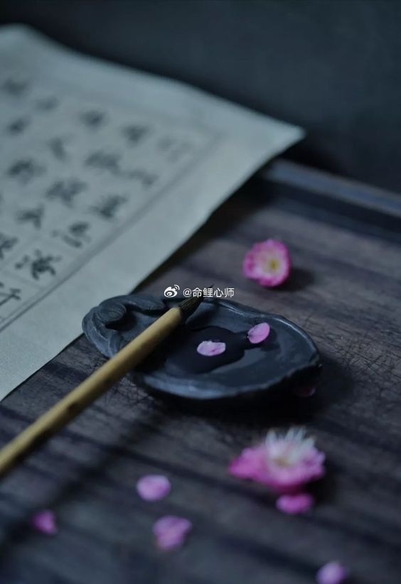 从八字命理的学术来看，哪些类型的人容易健康长寿呢？原局某一五行不过于失衡。看命局