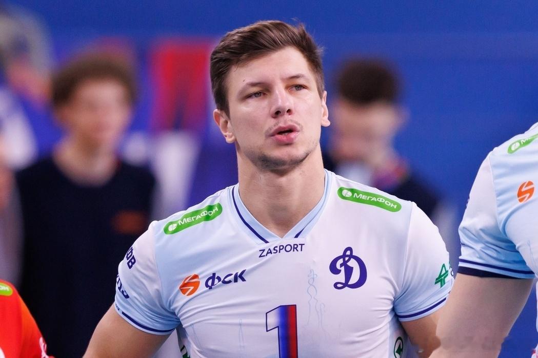 ⚪️🔴 波德列斯尼赫从迪纳摩.莫斯科转会到别尔哥罗德，暂时填补了张景胤的空缺据