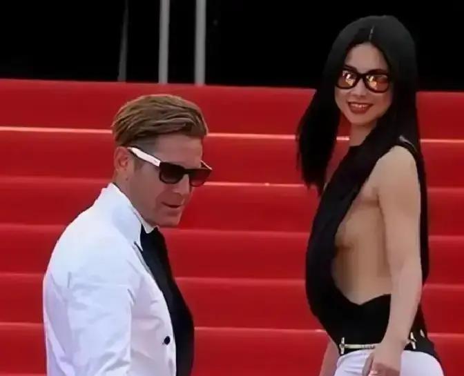 朱珠在MTV当主持人那会儿，很多人只记得她英文溜、镜头感强，其实她背后下了狠功夫