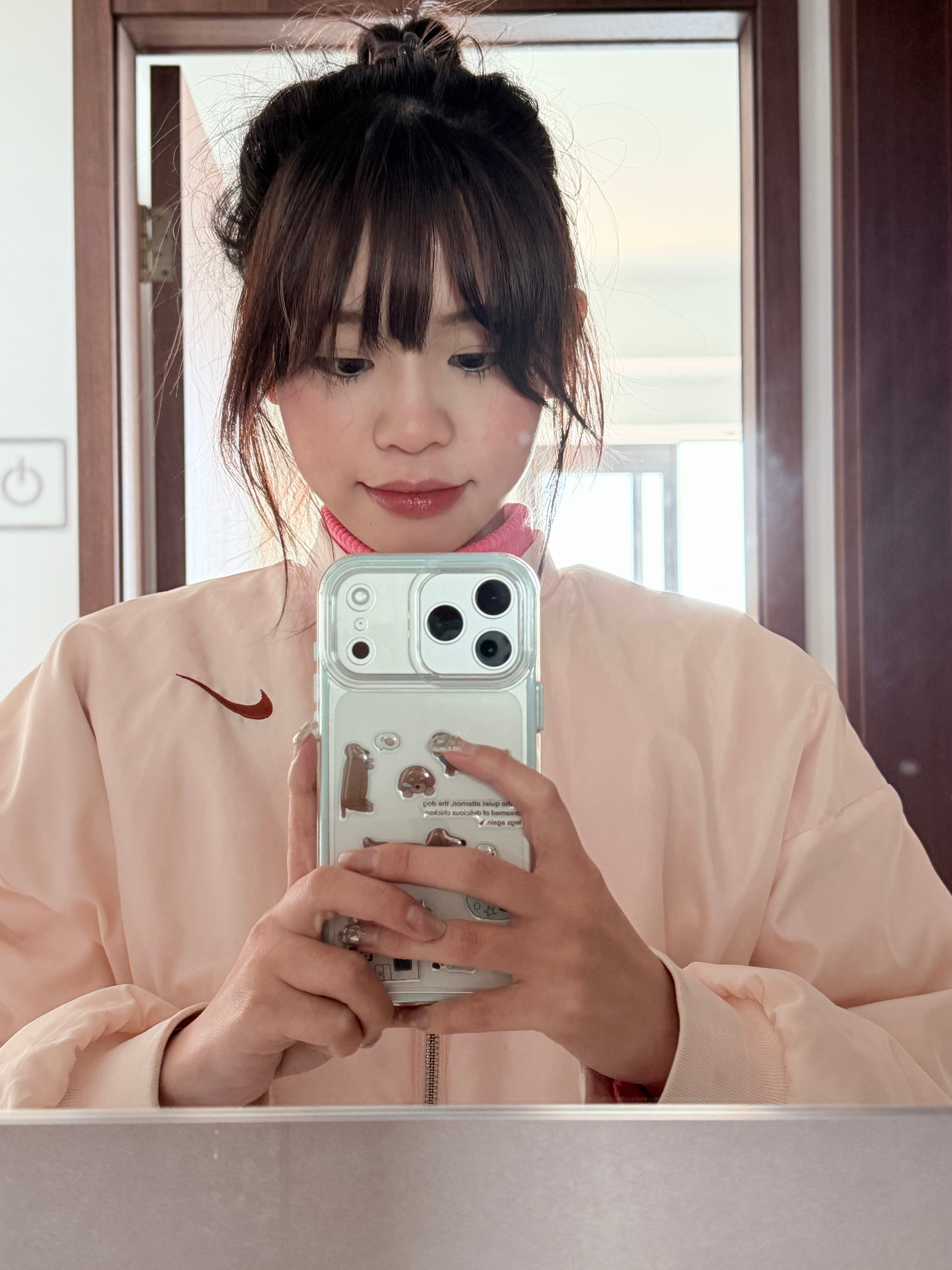 DW 太好用了吧 真的加上贴贴霜 不卡粉也不脱妆 太完美了 