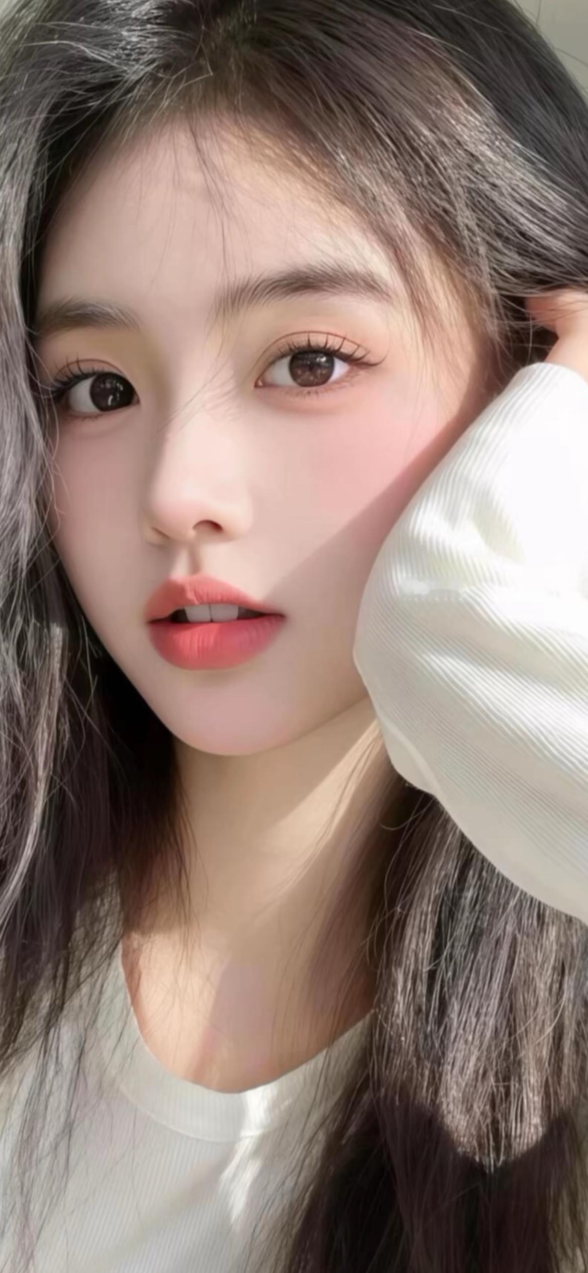 有哪些美女让人过目难忘？性感妩媚的美女能让你过目难忘吗？