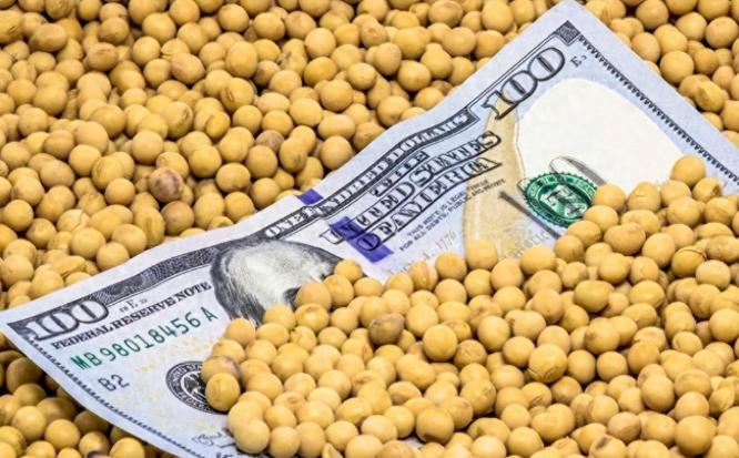 豪赌中方不会反击？中企刚买4船美豆，特朗普又变卦，美政府强行下架大批中国货，不准