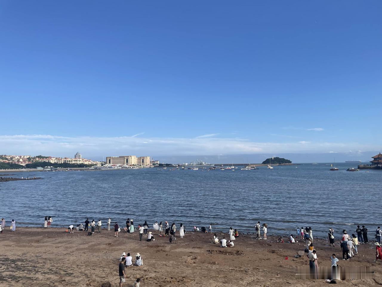 【昨日客流】
8月20日（周四）
武汉城市轨道交通线网客运量（含换乘）为382.