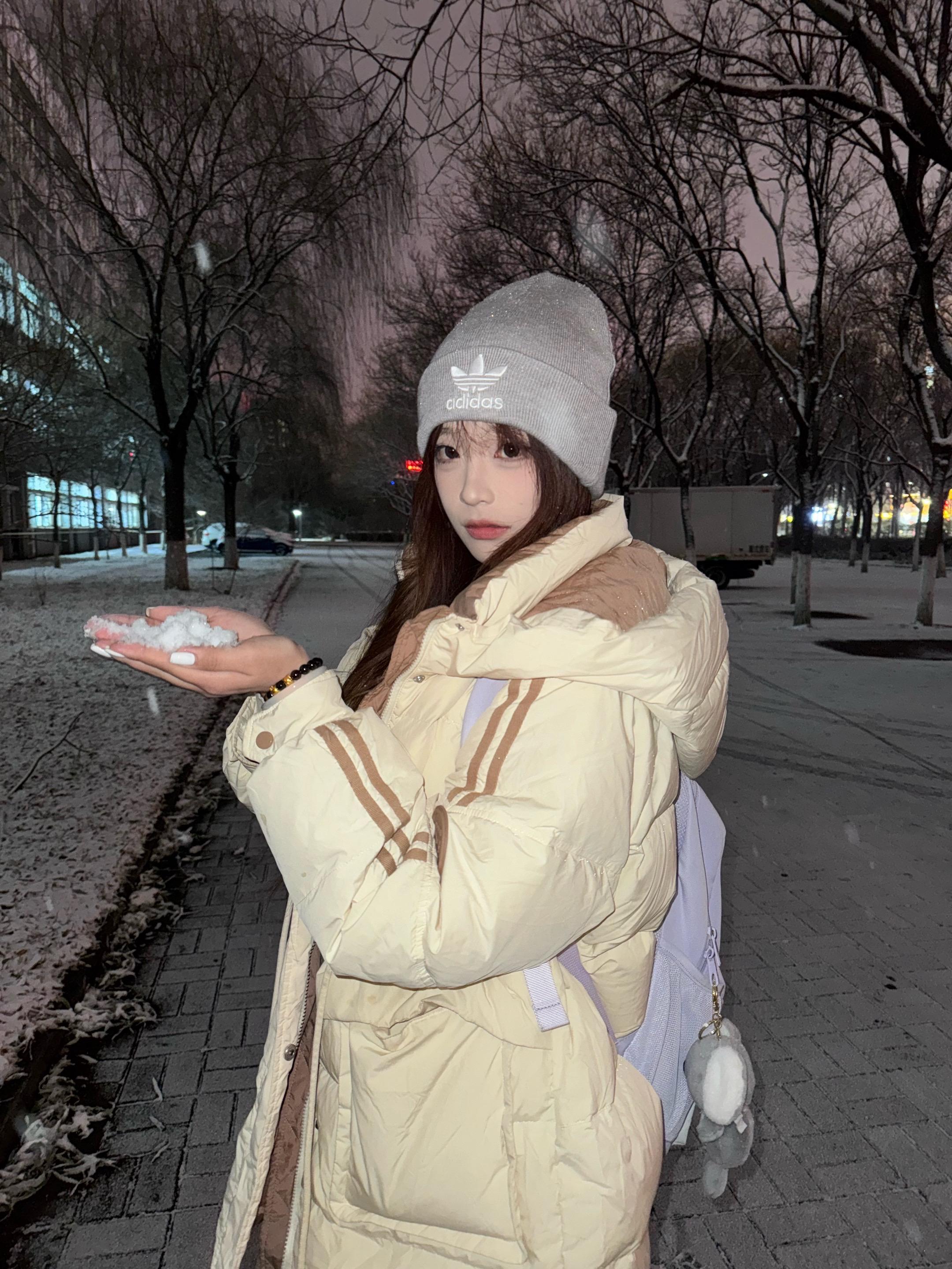 融化在镜头上的雪是幸福留下的眼泪