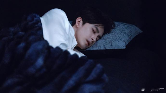 第三十年明月夜概念预告细节控狂喜！概念预告里的画面构图、色彩搭配都超讲究，绿色调