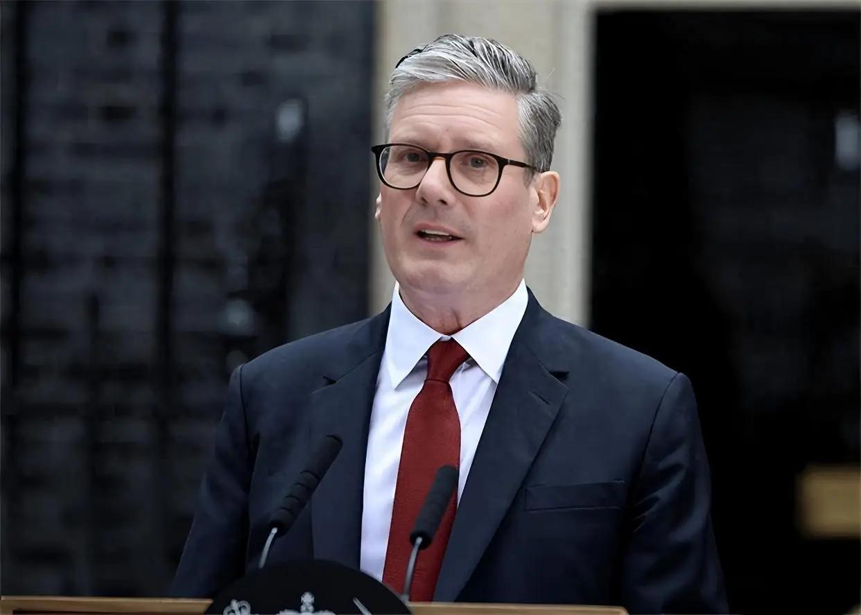 斯塔默从中国回去后，立即做了一个决定。他认为英国人应该认真学汉语，只有这样才能“