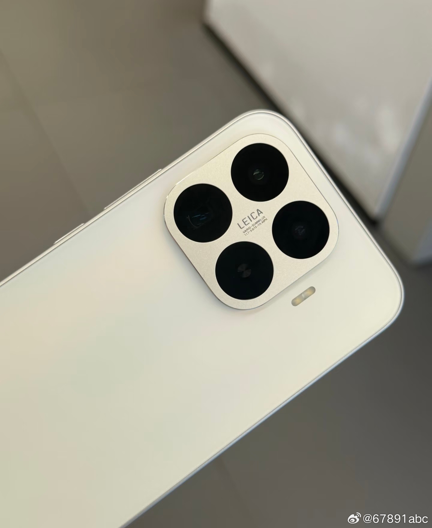 Xiaomi 17T 标准版虽说名义上是正统的数字系列，但都用上天玑 8500 