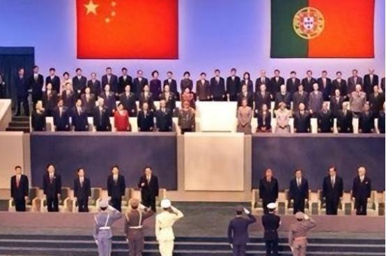 同样曾被境外势力管控，为啥澳门几十年安稳无分裂闹事、不见反华亲美乱象？当年葡方撤