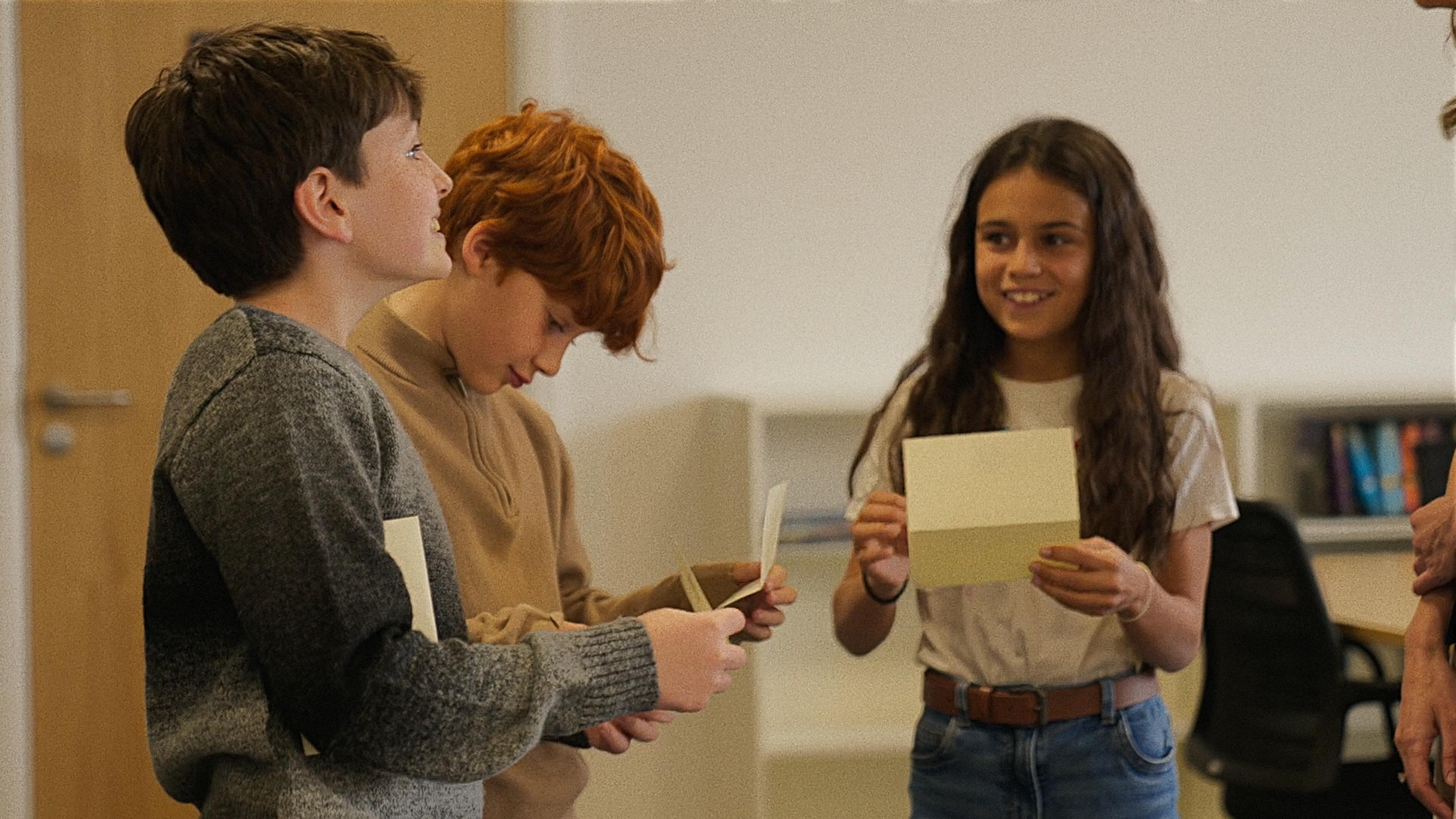 《寻找哈利：魔法幕后的匠心》幕后特辑今日上线，独家探秘HBO系列剧集幕后，看艺术