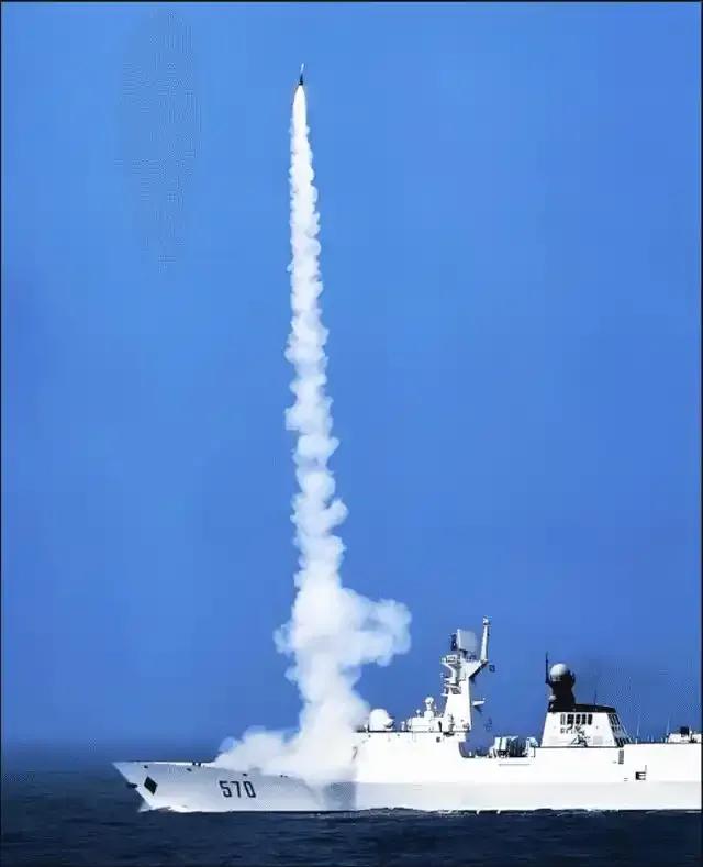 中国武器的“实战名片”又添硬料！1月10号巴基斯坦在阿拉伯海的精准一击，让猎鹰-