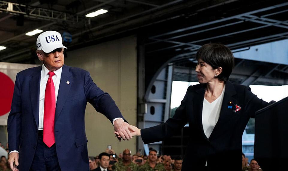 特朗普在东京会见日本首相高市早苗时表示，华盛顿和东京的关系将达到“前所未有的强度