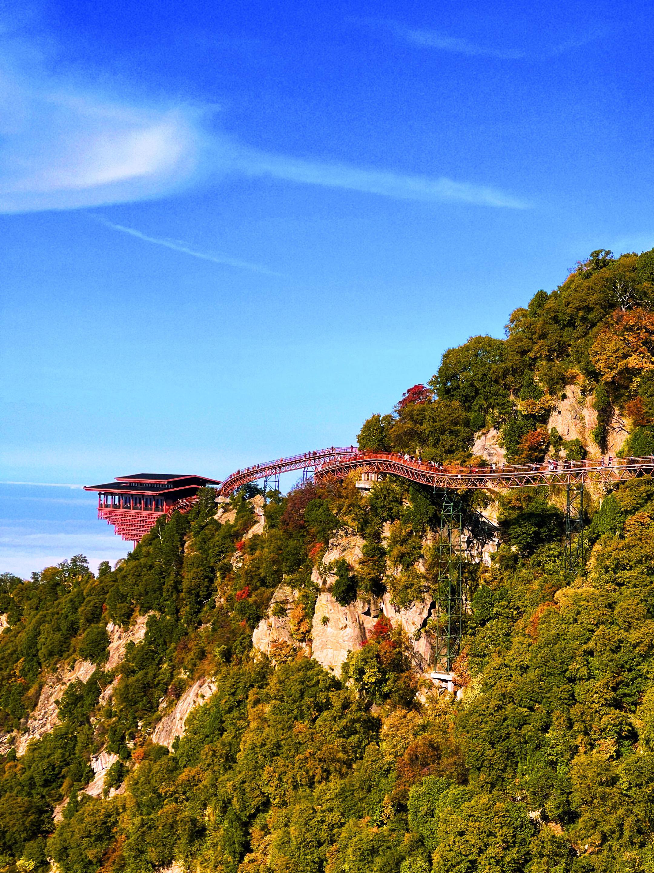 西安出发1.5h的红叶世界🚗本周已最佳。终于找到了西安周边🍁又近又...