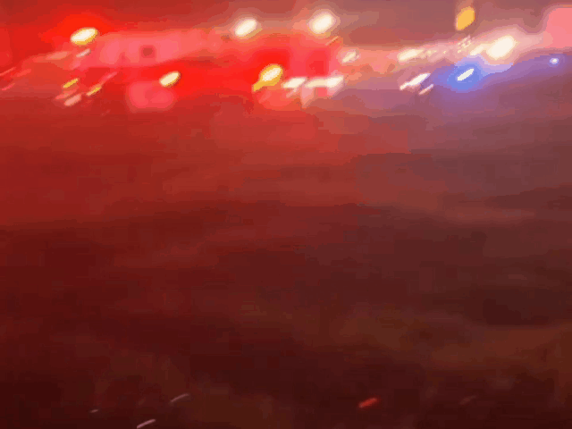 美国加州斯托克顿露西尔街和桑顿街交汇处的一家宴会发生大规模枪击案，目前已导致4人