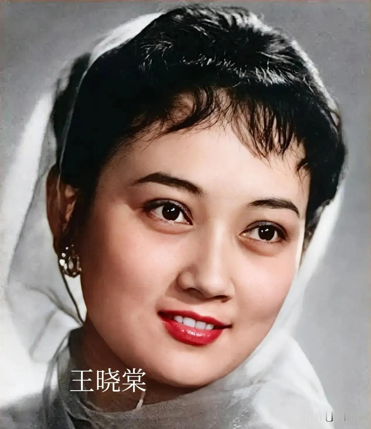 上世纪，我国影坛有四位美女明星，她们的眼睛又大又漂亮，着实让人一见倾心。她们分别