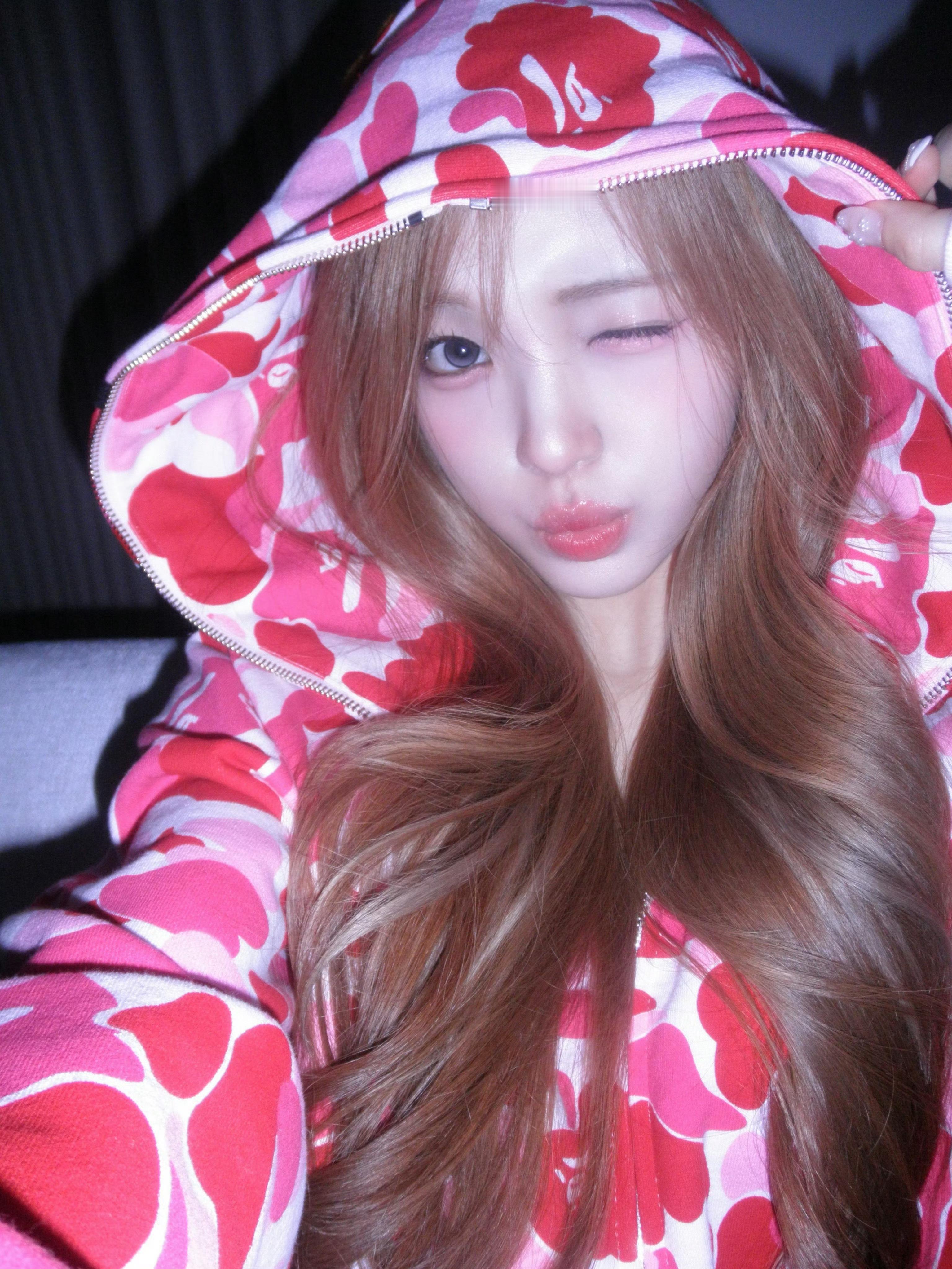 大波浪vs直发刘海此女可塑性真的很强 