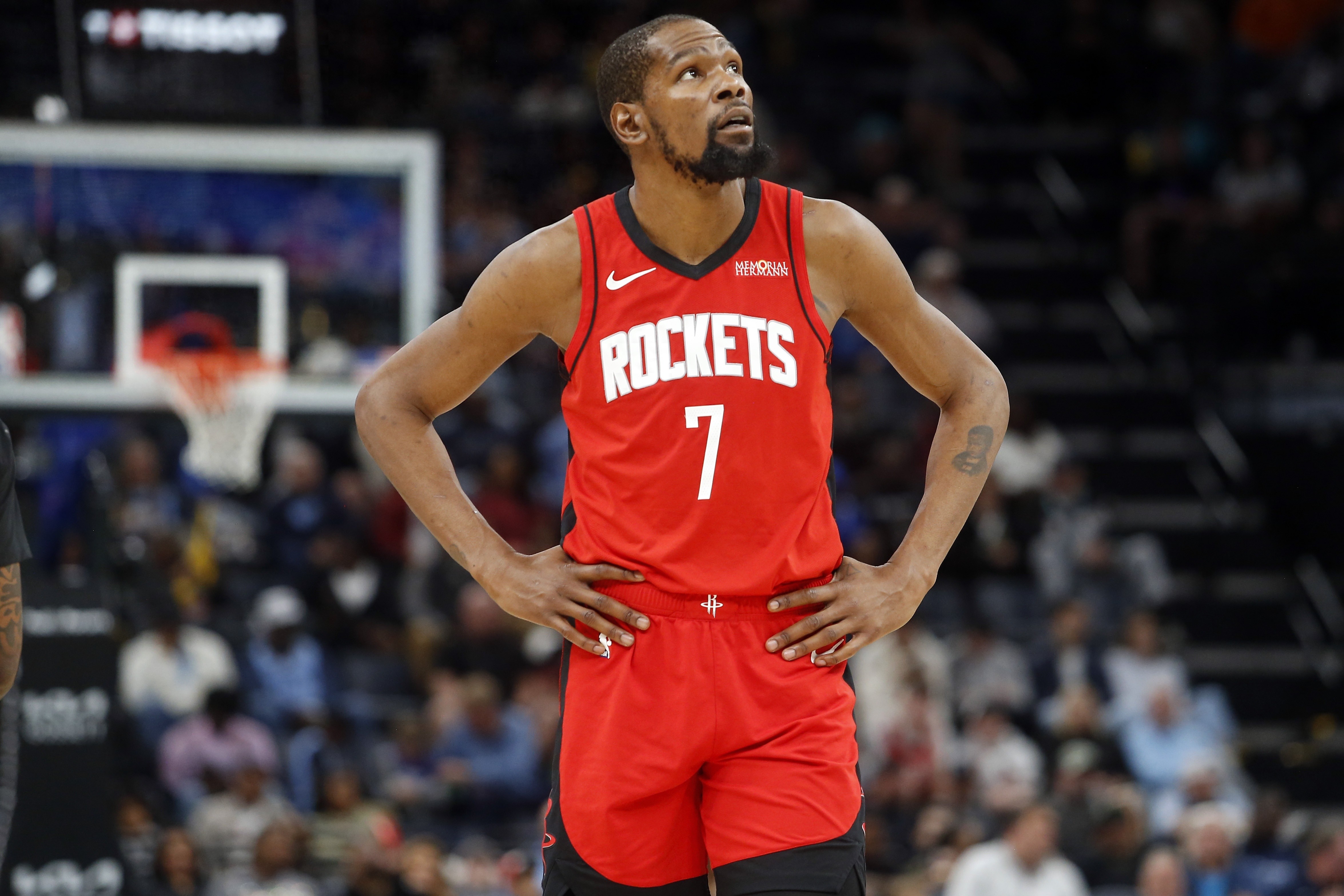 【💥 一枝独秀！杜兰特半场独揽20分，火箭队友集体失准🏀】在NBA季后赛的激