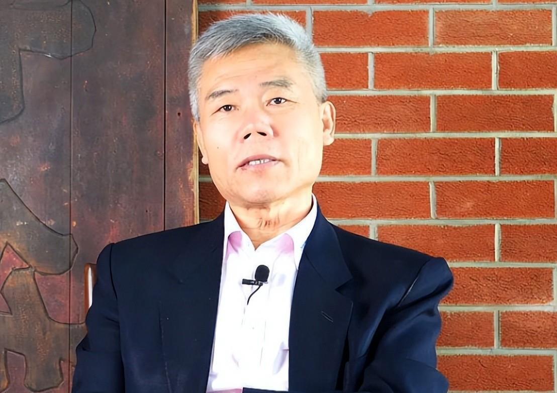 我们对人们的麻木不仁，总是比喻为喊不醒装睡的人，还有那个谁说自己是一条狗叫了一百