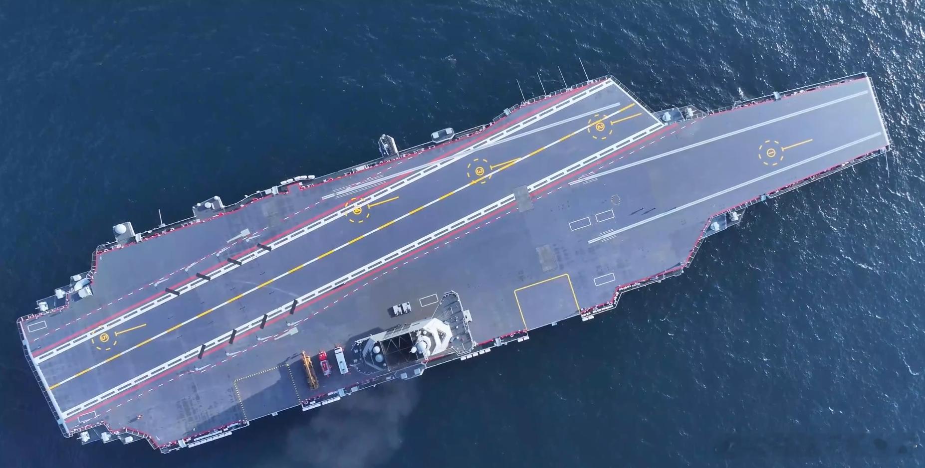 从辽宁舰到福建舰，中国航母事业一路蹄疾步稳、跃马扬鞭。 军事专家张军社介绍，福建