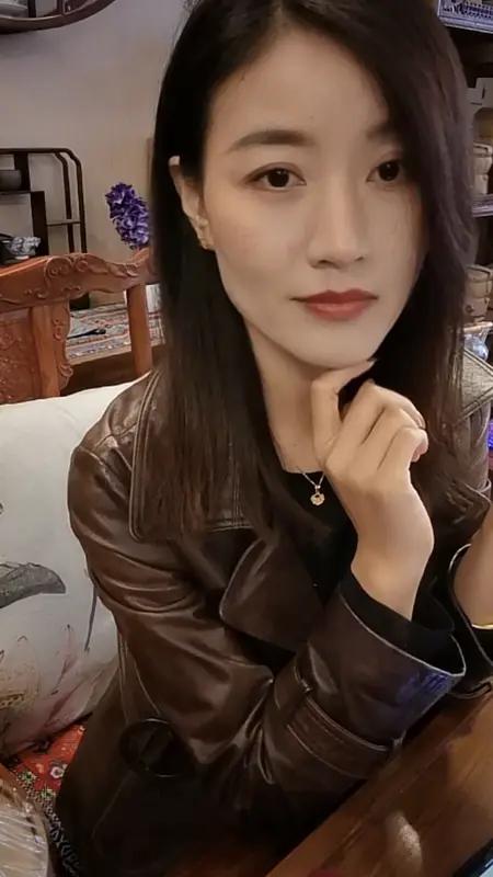为啥大龄剩女比年轻姑娘难追？我觉得原因不少。
现在很多大龄女性经济独立，有稳定收