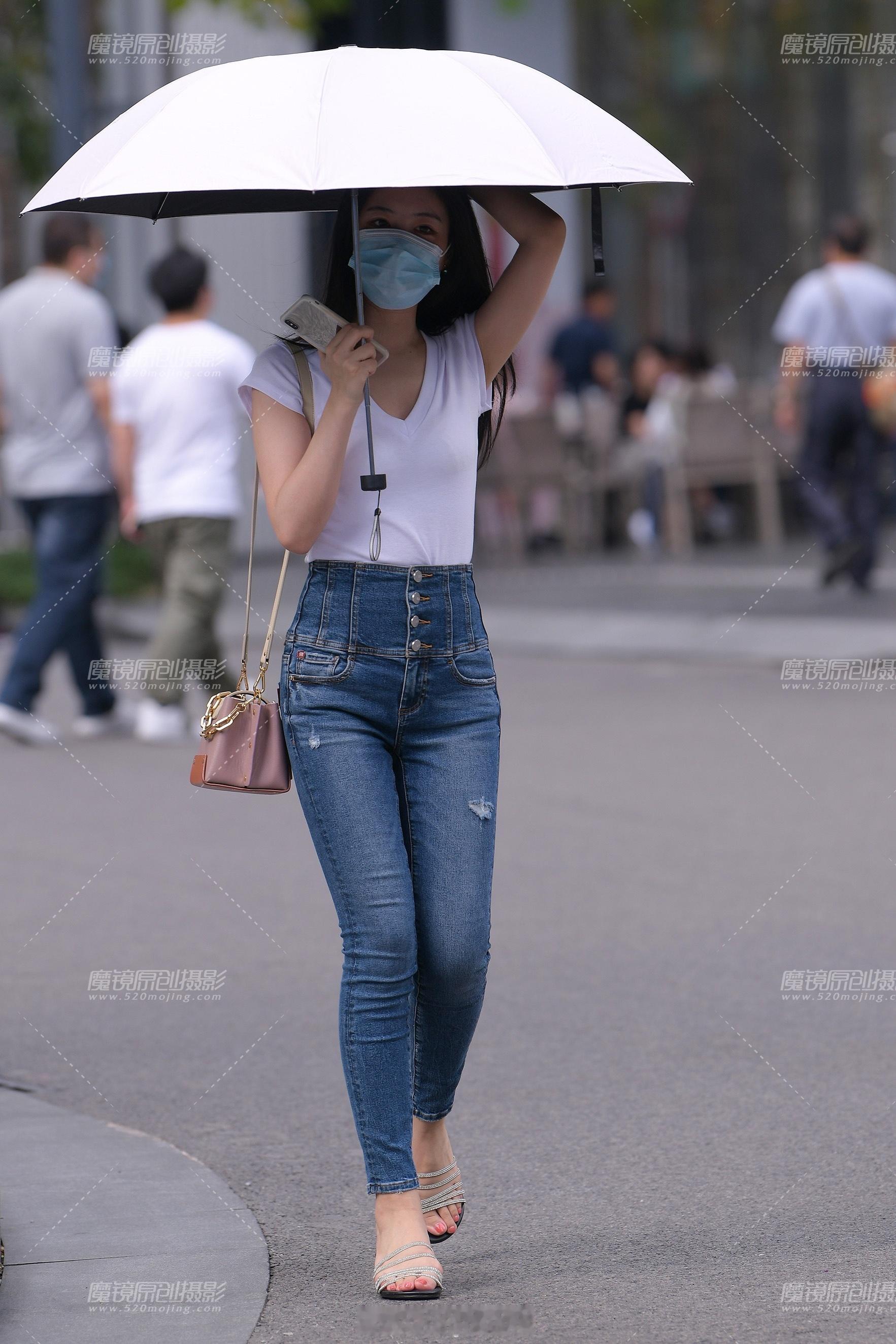 适合普通人的穿搭思路对于普通人来说，牛仔裤的精髓在于 “百搭、舒适、扬长避短” 