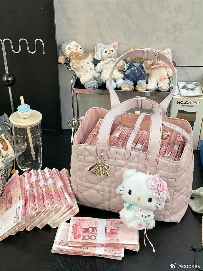 玄学效应 刷到不要划走，宁可信其有，不可信其无。点赞的话你这个月会有偏财哦