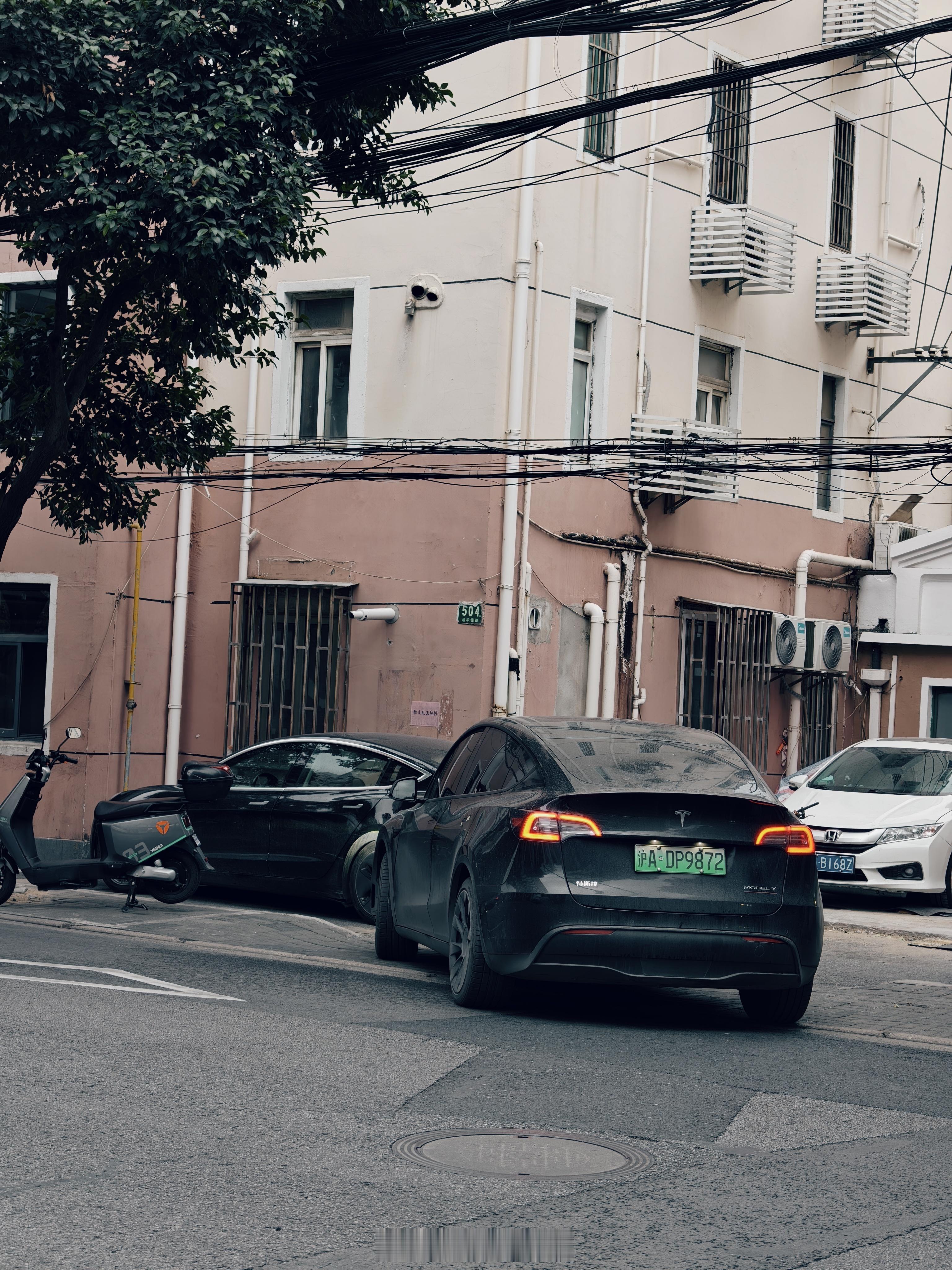 上海美食 这家法华汤包馆算不上上海汤包的天花板，但一直在认真经营。以前我住在番禺