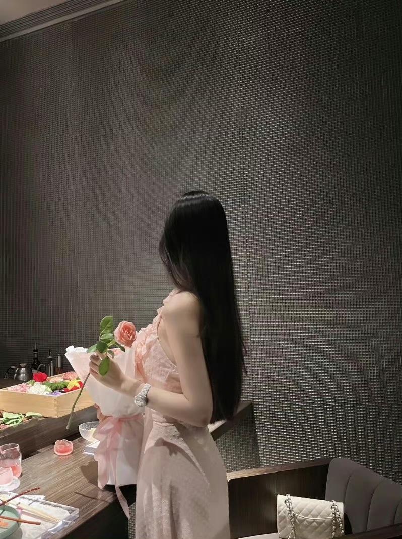 那些隔夜的情绪，累积到最后，成了疏远和离开的勇气。