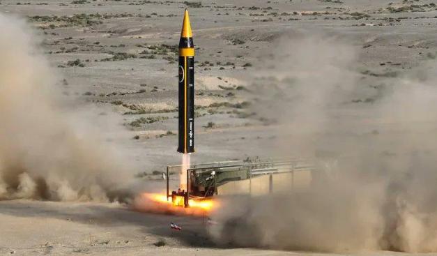 当地时间3月23日，伊朗的第77波打击如约而至，炸得科威特、沙特、阿联酋三国的美