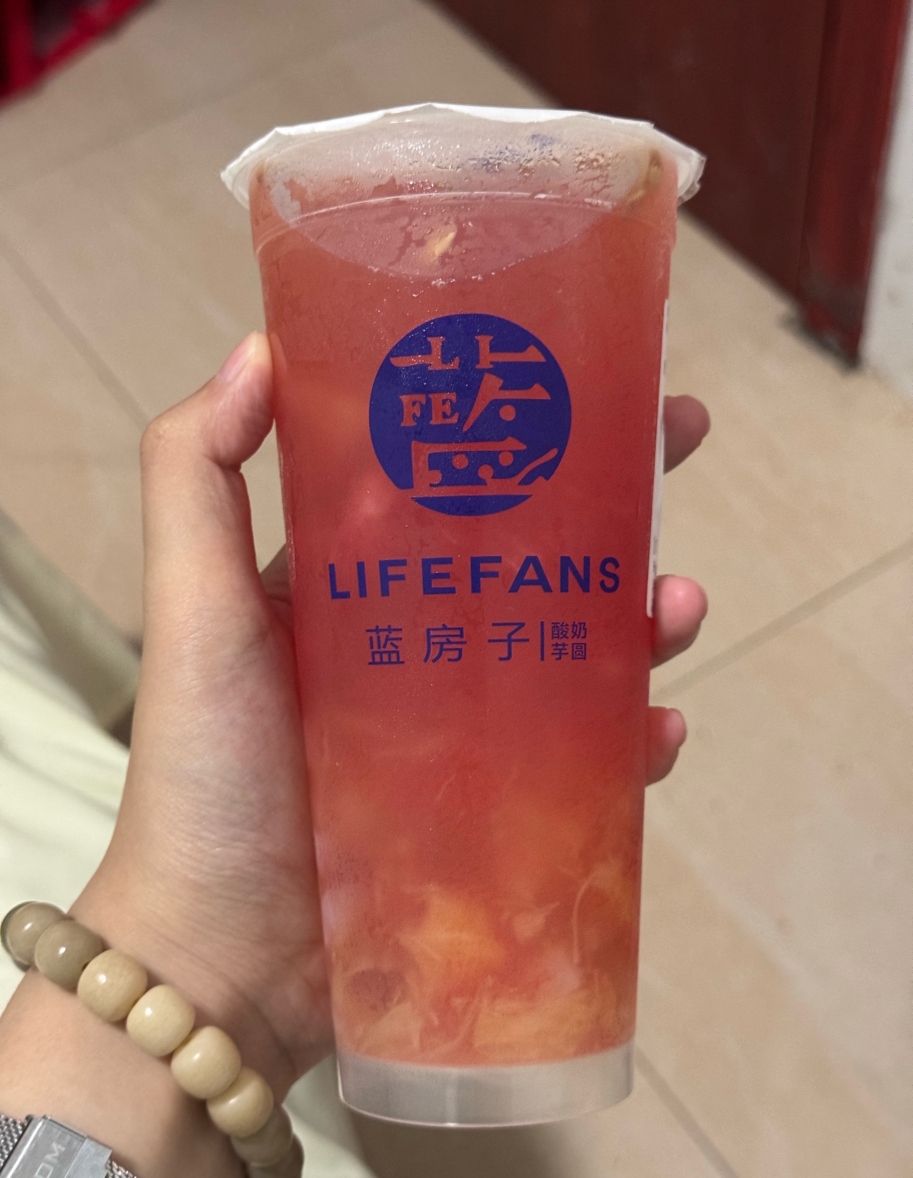 中午吃了炸鸡还有西红柿鸡蛋汤果茶哈哈哈哈 还挺好喝的
