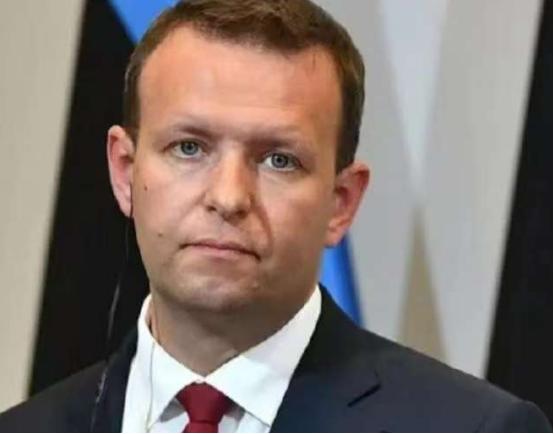 就问中国怕不怕？强大的爱沙尼亚向中国发出最后通牒，让中国必须在爱沙尼亚和俄罗斯之