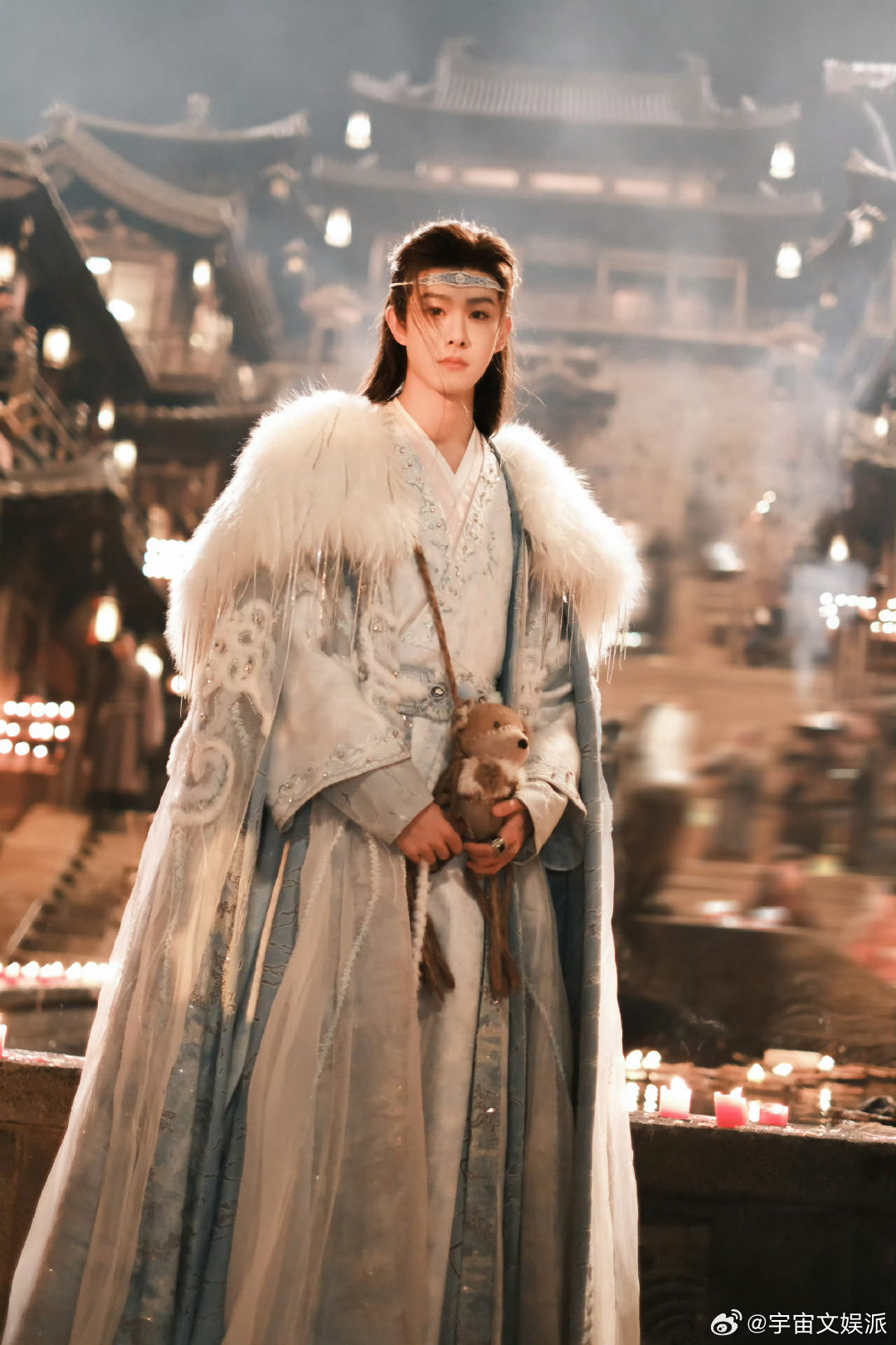 田嘉瑞月鳞绮纪热度破万的这一刻田嘉瑞回应月鳞绮纪热度破万田嘉瑞的《月鳞绮纪》热度