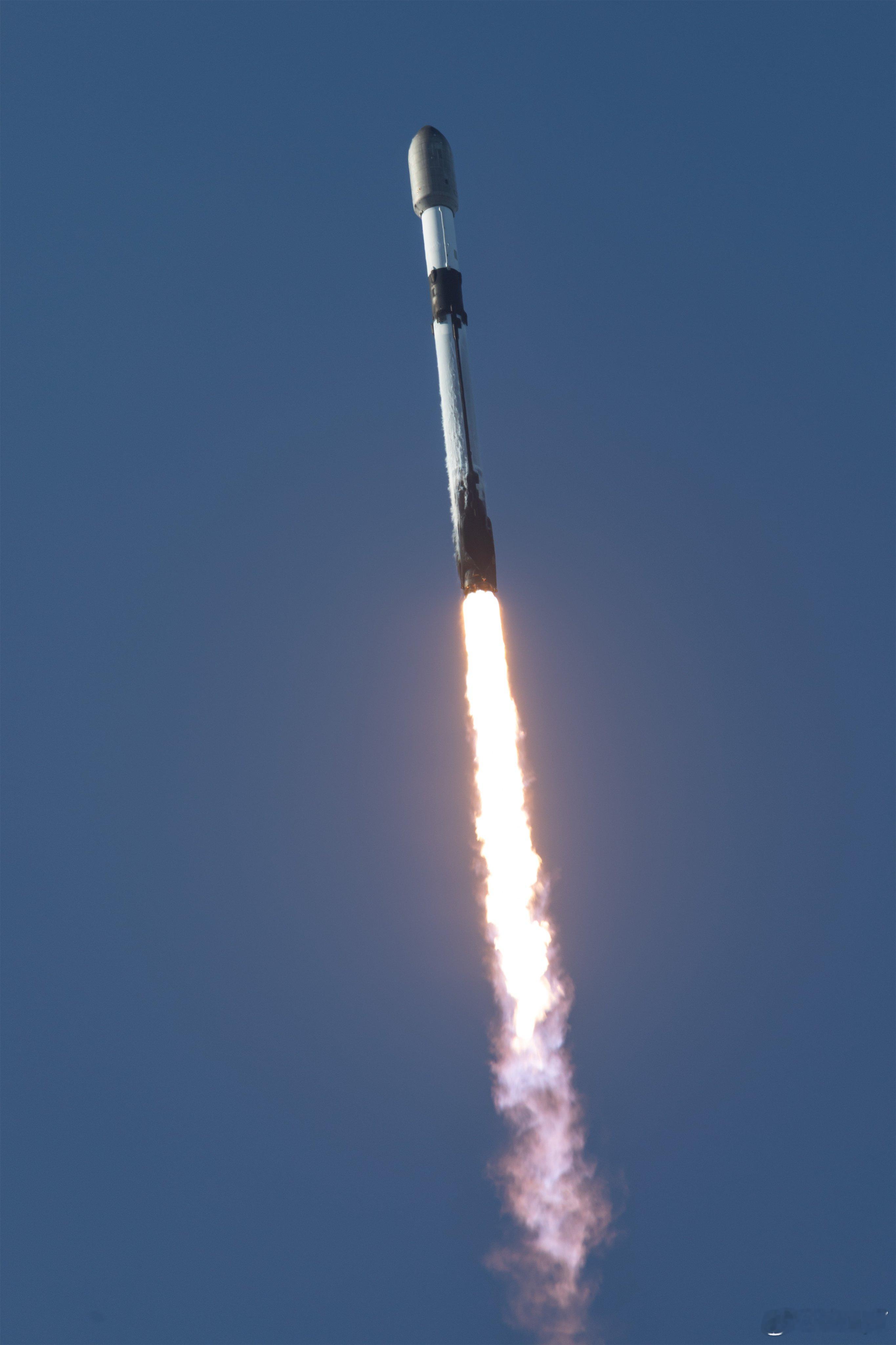 北京时间2026年9月10日23时42分，SpaceX从范登堡太空军基地SLC-