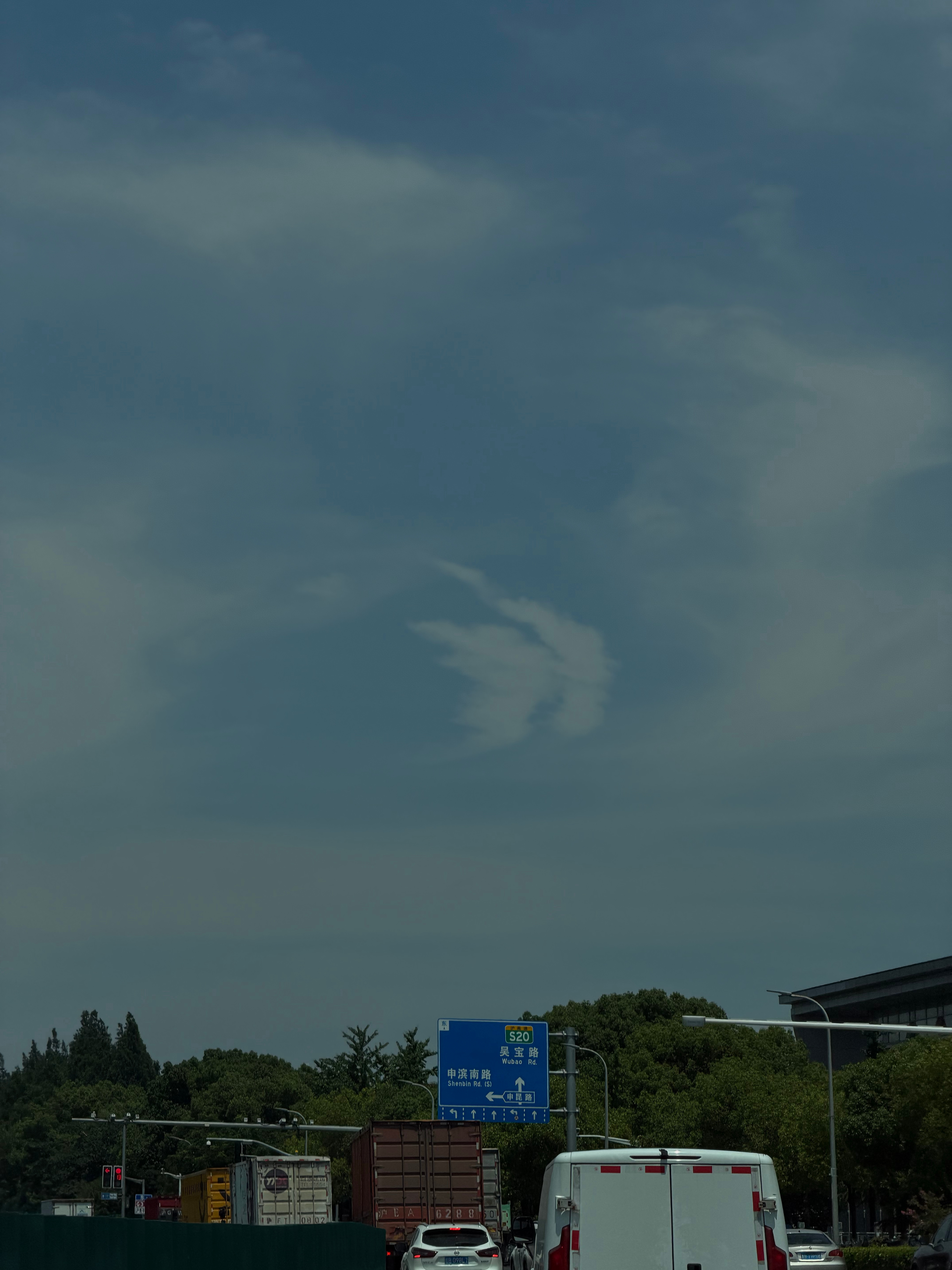 东航logo，这什么高科技云朵天空蓝天